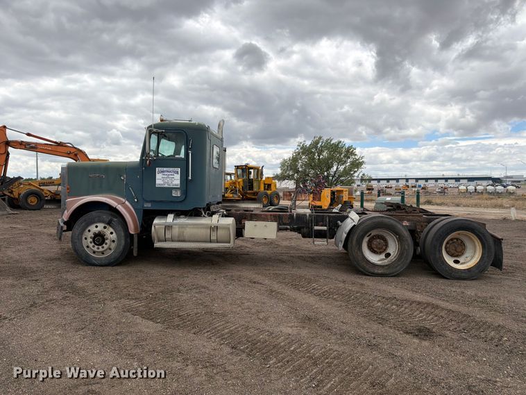 image for item EW2099 1987 Freightliner Conventional semi truck