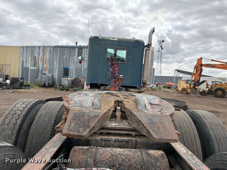 image for item EW2099 1987 Freightliner Conventional semi truck
