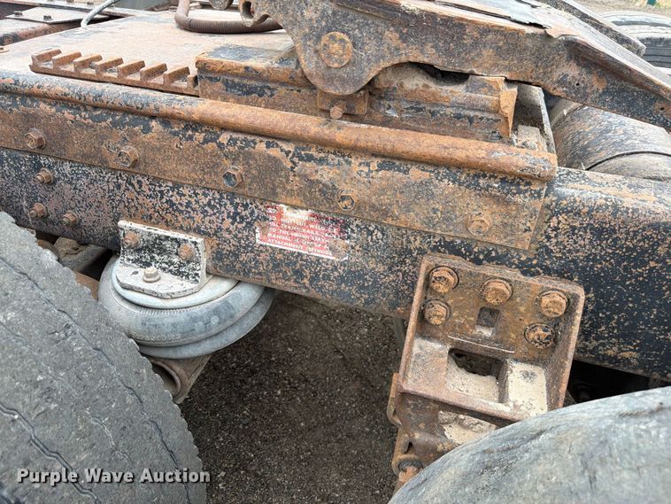 image for item EW2099 1987 Freightliner Conventional semi truck