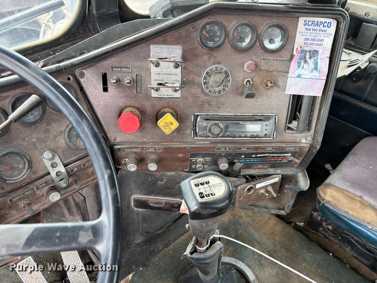 image for item EW2099 1987 Freightliner Conventional semi truck