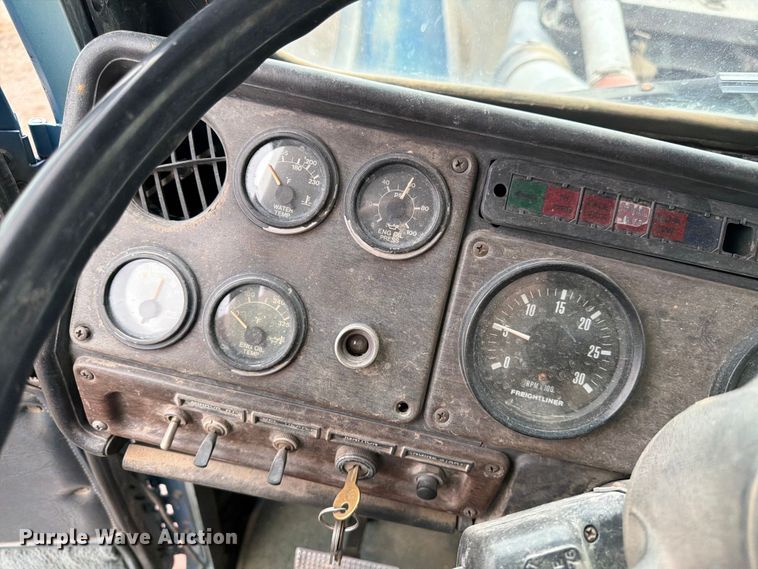 image for item EW2099 1987 Freightliner Conventional semi truck