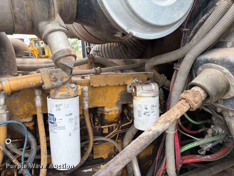 image for item EW2099 1987 Freightliner Conventional semi truck