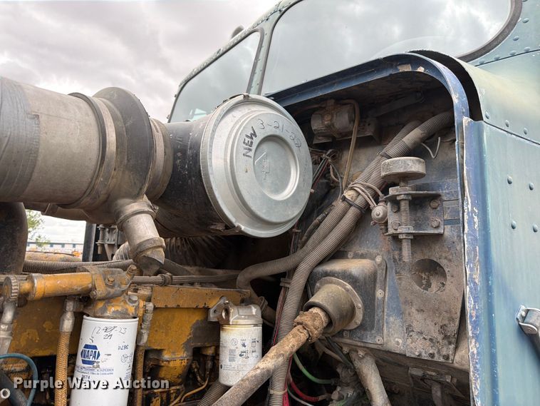image for item EW2099 1987 Freightliner Conventional semi truck