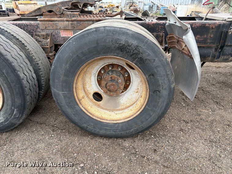 image for item EW2099 1987 Freightliner Conventional semi truck