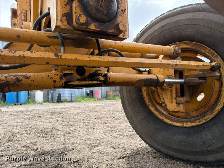 image for item EW2100 1992 Dresser 850 motor grader