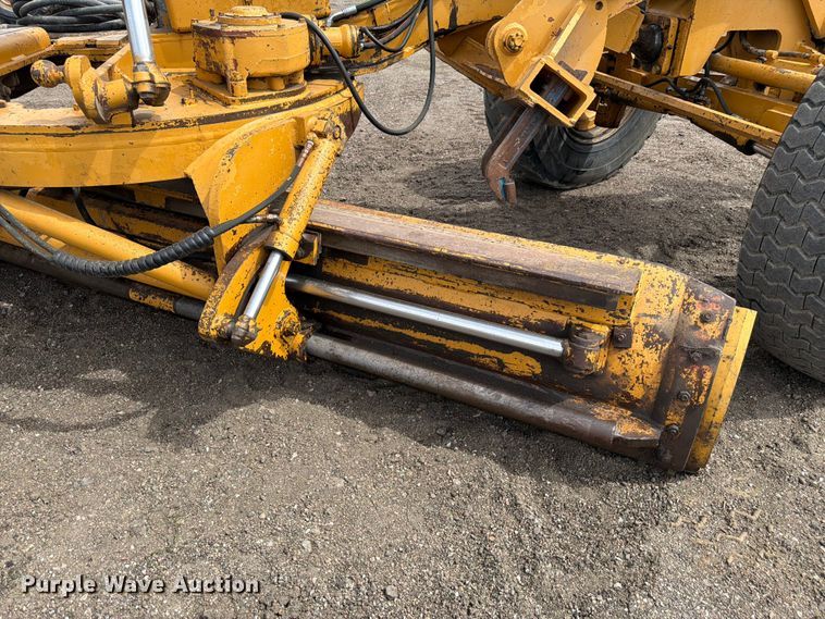 image for item EW2100 1992 Dresser 850 motor grader
