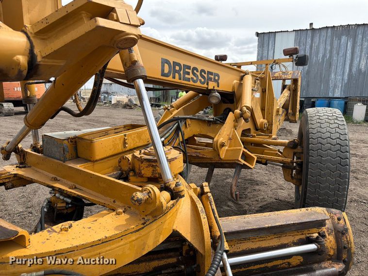 image for item EW2100 1992 Dresser 850 motor grader