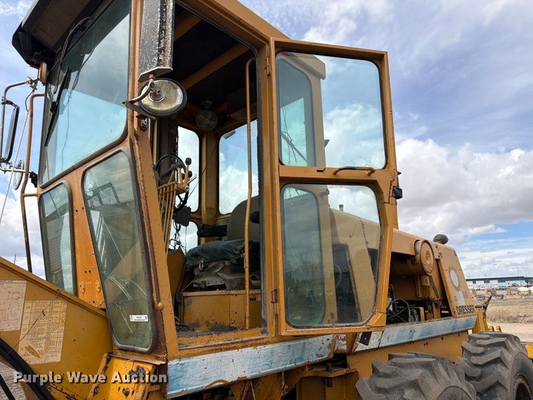 image for item EW2100 1992 Dresser 850 motor grader