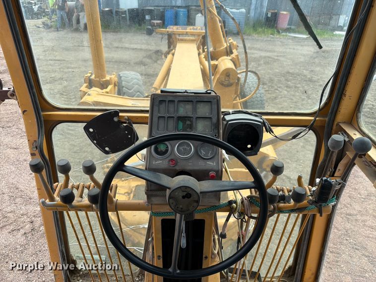 image for item EW2100 1992 Dresser 850 motor grader