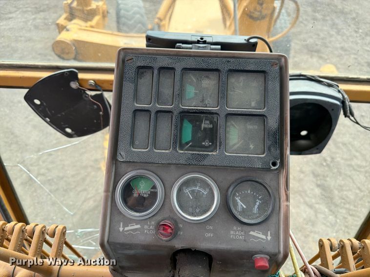 image for item EW2100 1992 Dresser 850 motor grader
