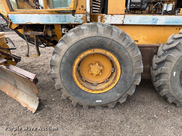 image for item EW2100 1992 Dresser 850 motor grader