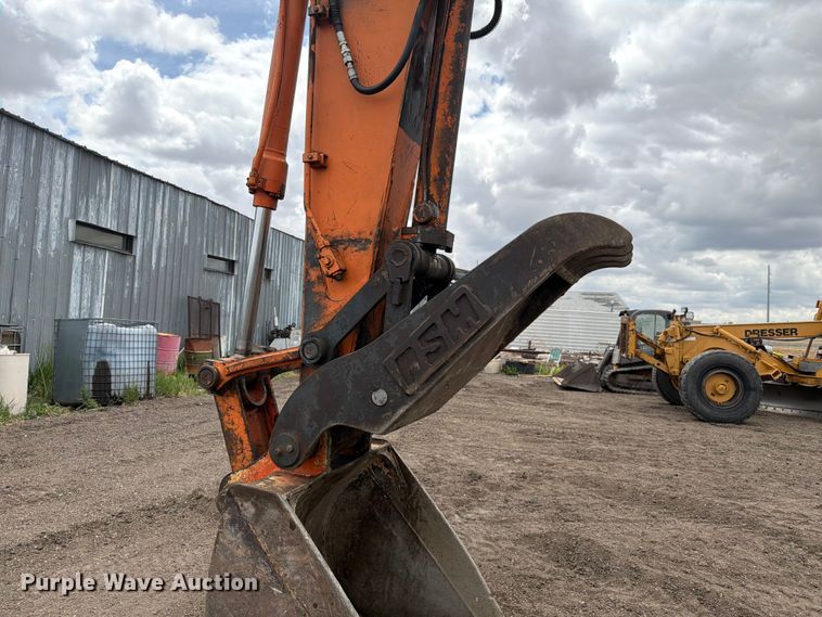image for item EW2101 1992 Hitachi EX150LC excavator