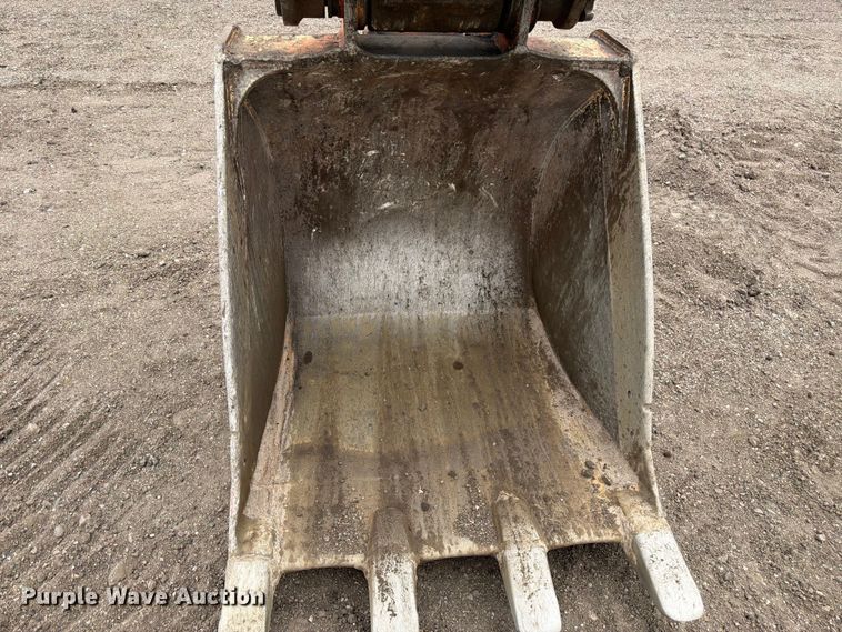 image for item EW2101 1992 Hitachi EX150LC excavator