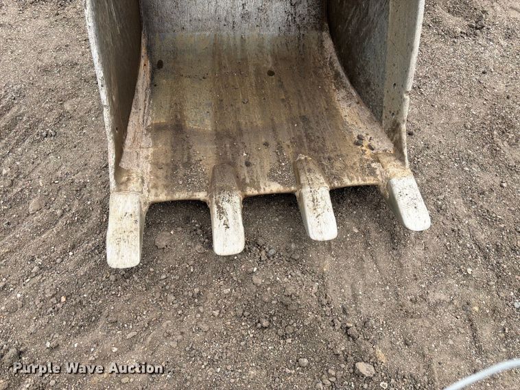 image for item EW2101 1992 Hitachi EX150LC excavator