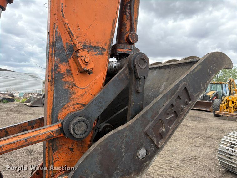 image for item EW2101 1992 Hitachi EX150LC excavator