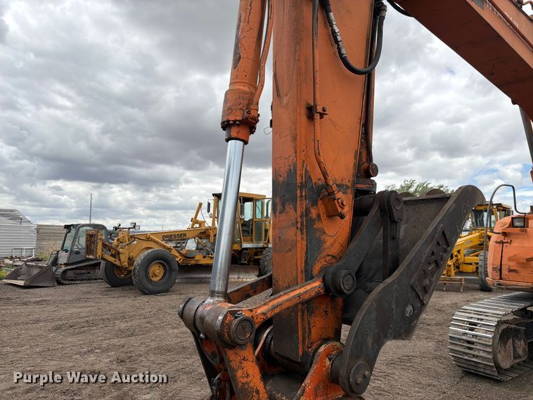 image for item EW2101 1992 Hitachi EX150LC excavator