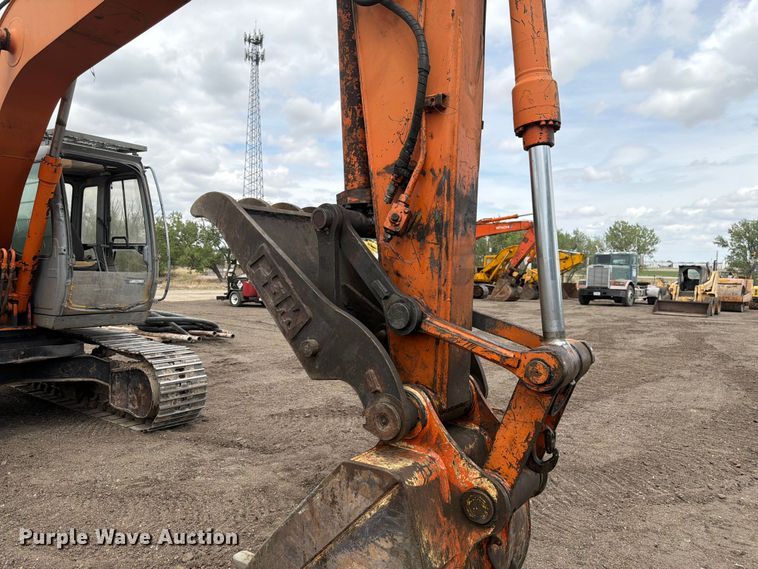 image for item EW2101 1992 Hitachi EX150LC excavator