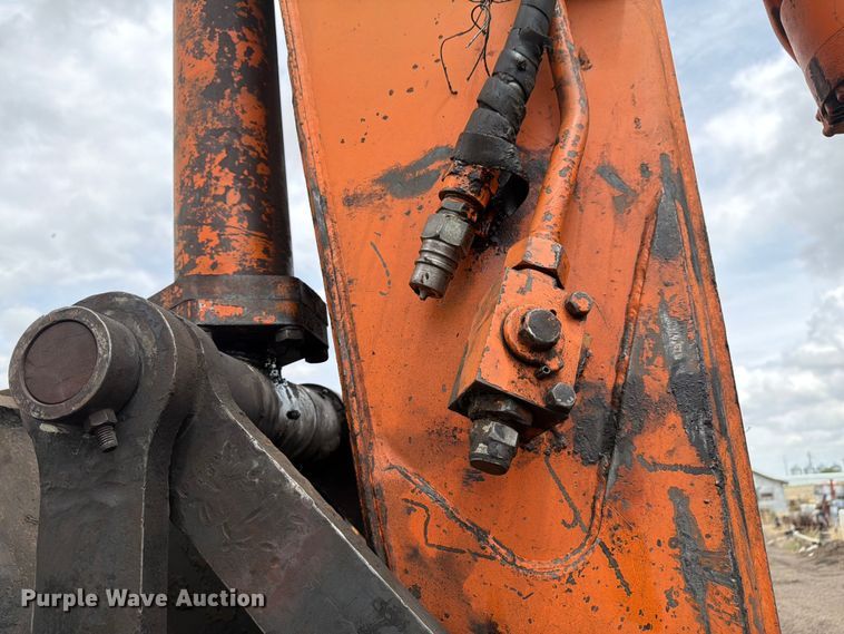 image for item EW2101 1992 Hitachi EX150LC excavator