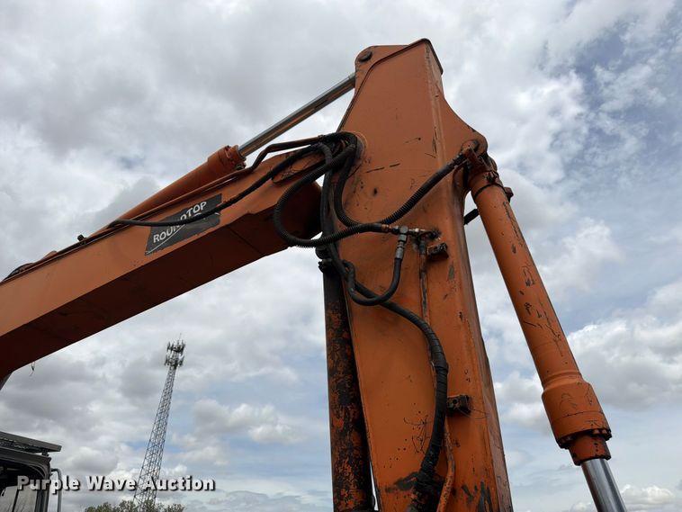 image for item EW2101 1992 Hitachi EX150LC excavator