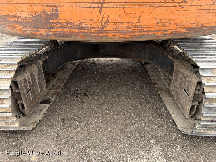 image for item EW2101 1992 Hitachi EX150LC excavator