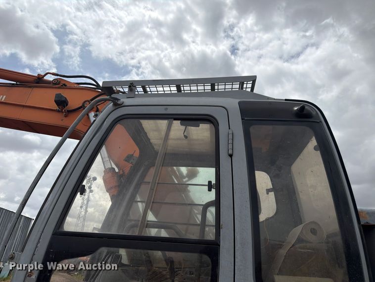 image for item EW2101 1992 Hitachi EX150LC excavator