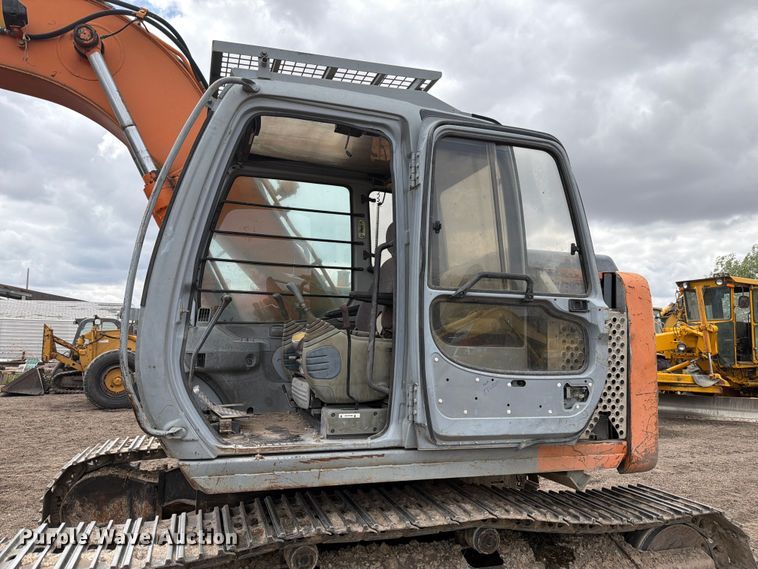 image for item EW2101 1992 Hitachi EX150LC excavator