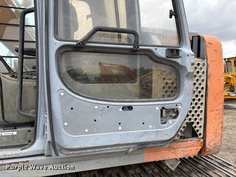 image for item EW2101 1992 Hitachi EX150LC excavator
