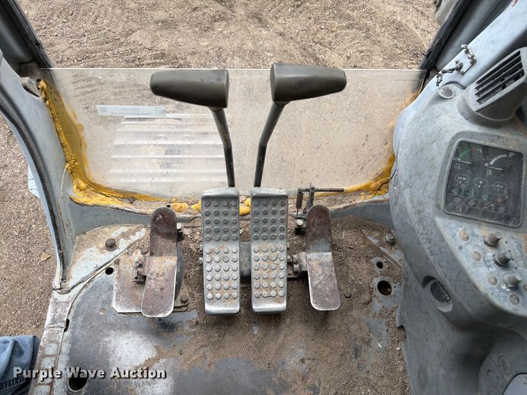 image for item EW2101 1992 Hitachi EX150LC excavator