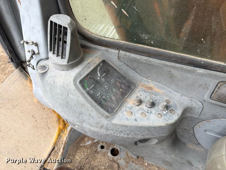 image for item EW2101 1992 Hitachi EX150LC excavator