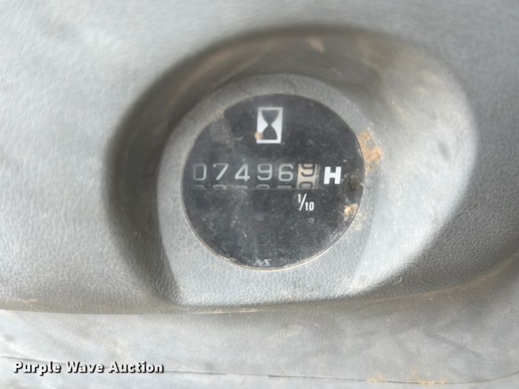 image for item EW2101 1992 Hitachi EX150LC excavator