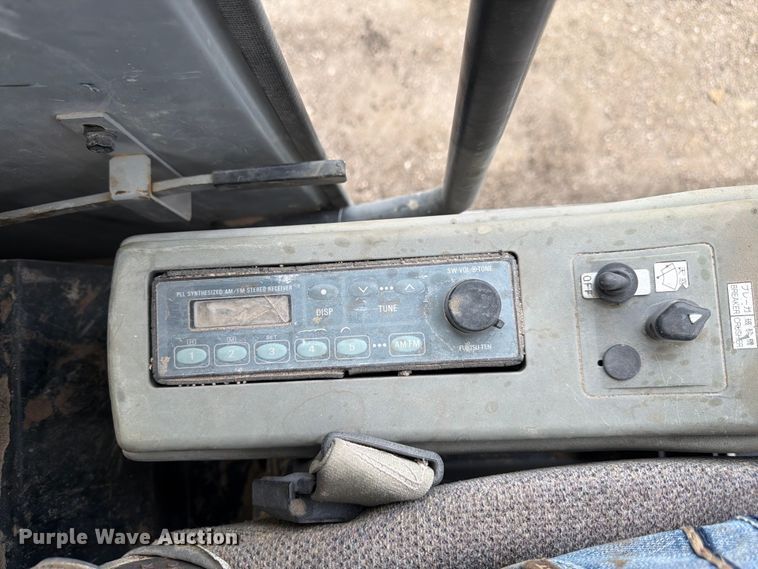 image for item EW2101 1992 Hitachi EX150LC excavator