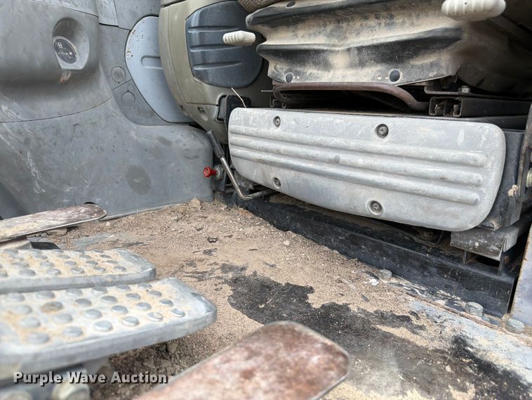 image for item EW2101 1992 Hitachi EX150LC excavator