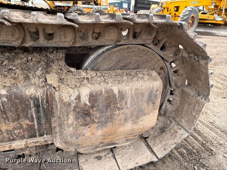 image for item EW2101 1992 Hitachi EX150LC excavator
