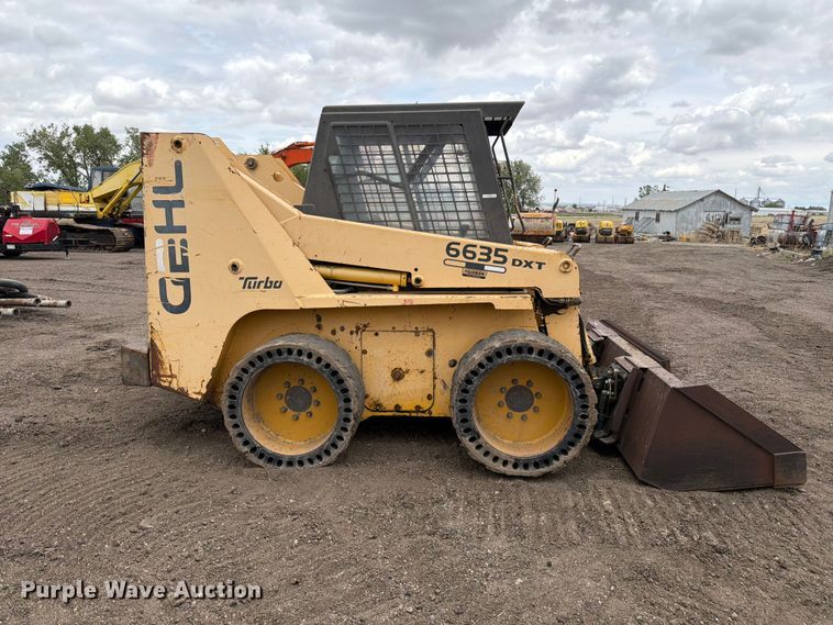 image for item EW2104 1997 GEHL SL6635 skid steer loader