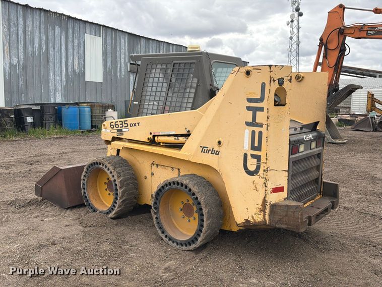 image for item EW2104 1997 GEHL SL6635 skid steer loader