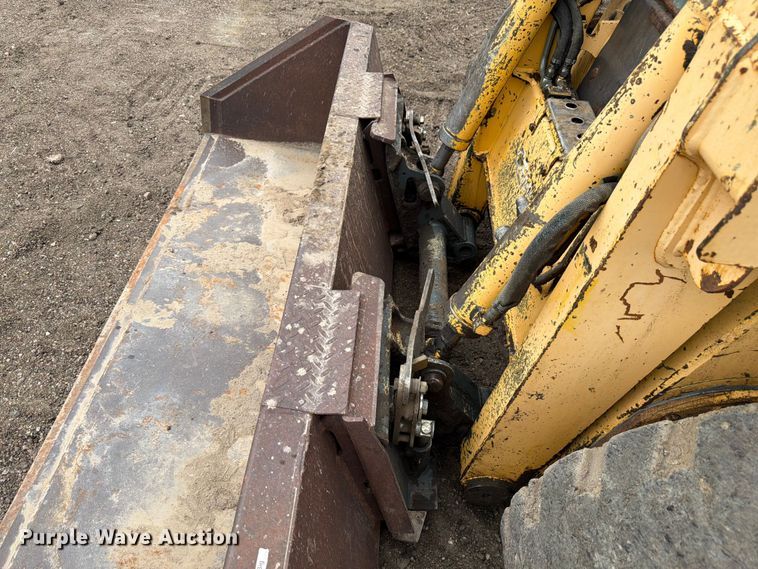 image for item EW2104 1997 GEHL SL6635 skid steer loader