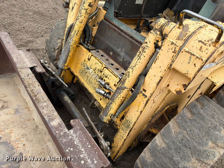 image for item EW2104 1997 GEHL SL6635 skid steer loader