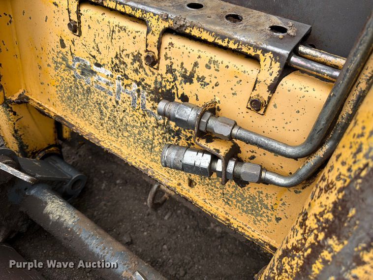 image for item EW2104 1997 GEHL SL6635 skid steer loader