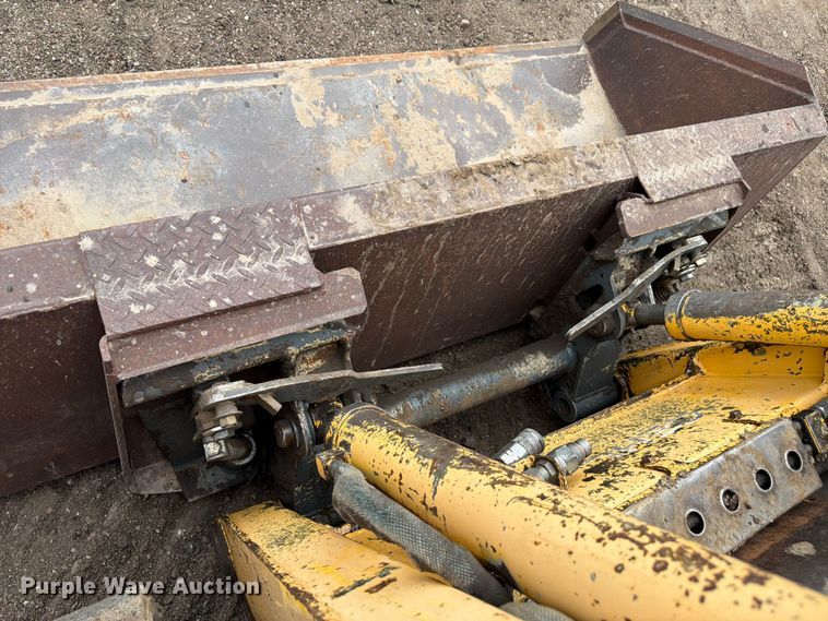 image for item EW2104 1997 GEHL SL6635 skid steer loader