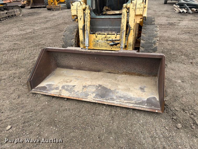 image for item EW2104 1997 GEHL SL6635 skid steer loader
