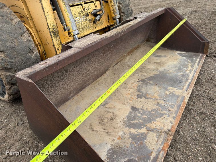image for item EW2104 1997 GEHL SL6635 skid steer loader