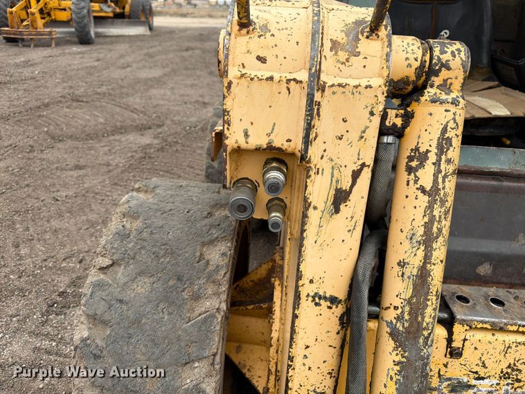 image for item EW2104 1997 GEHL SL6635 skid steer loader