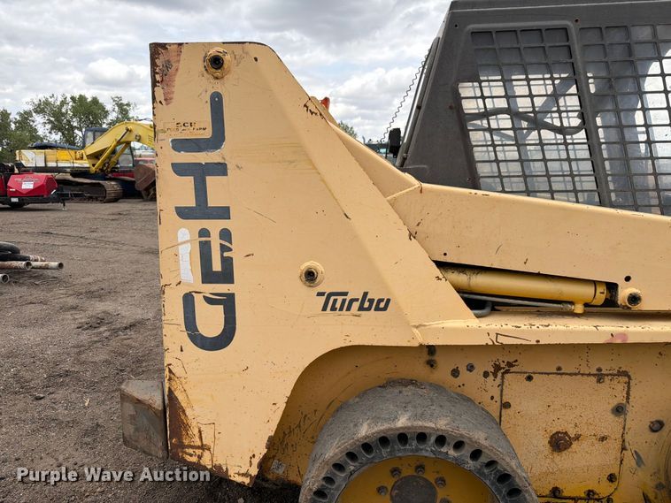 image for item EW2104 1997 GEHL SL6635 skid steer loader