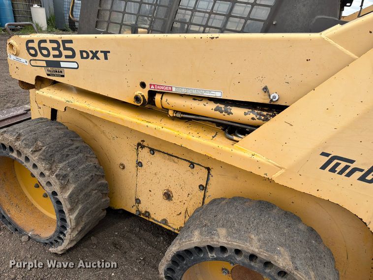 image for item EW2104 1997 GEHL SL6635 skid steer loader