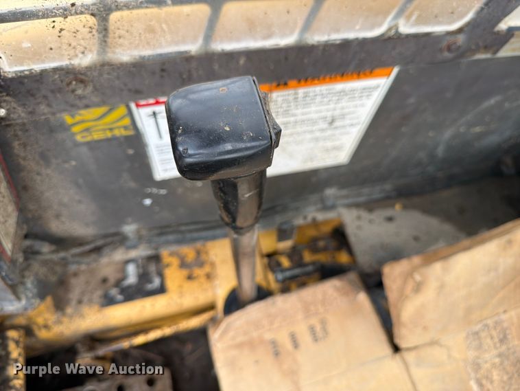 image for item EW2104 1997 GEHL SL6635 skid steer loader