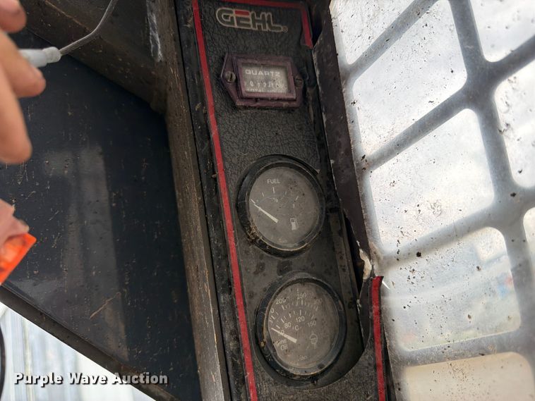 image for item EW2104 1997 GEHL SL6635 skid steer loader