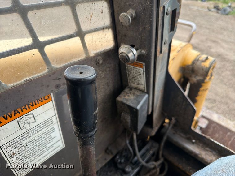 image for item EW2104 1997 GEHL SL6635 skid steer loader