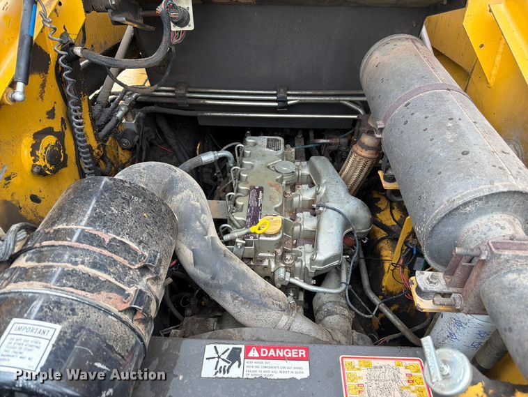 image for item EW2104 1997 GEHL SL6635 skid steer loader