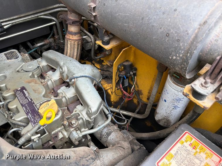 image for item EW2104 1997 GEHL SL6635 skid steer loader