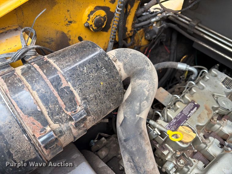 image for item EW2104 1997 GEHL SL6635 skid steer loader
